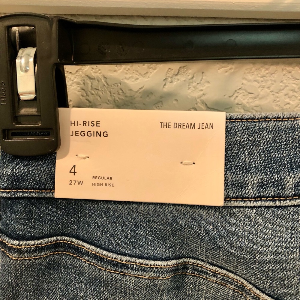 American Eagle High Rise Jeans, size 4